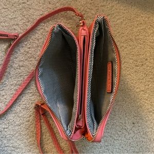 Jen and Co wristlet/crossbody